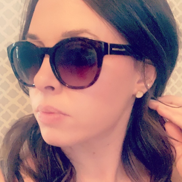 Dolce and Gabbana Sunglasses - Picture 2 of 10